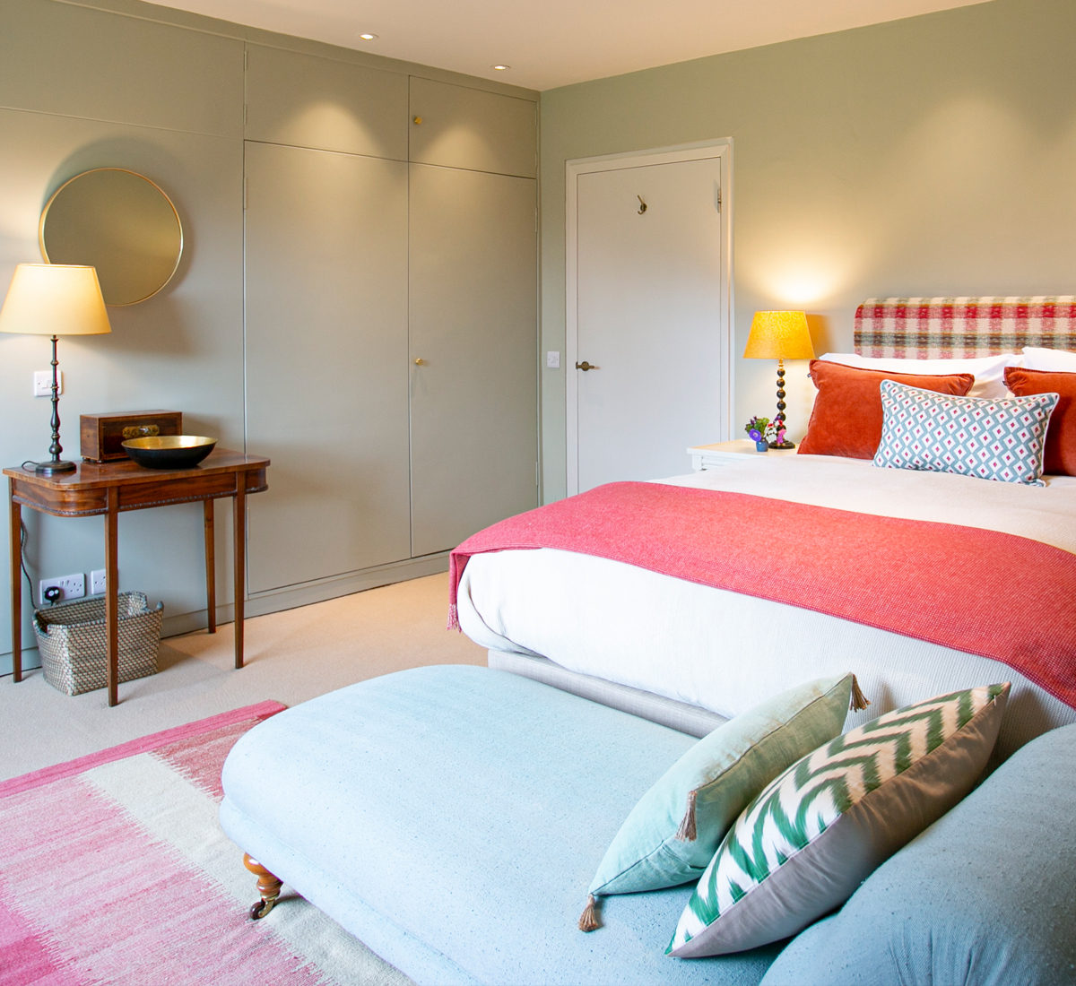 Bedrooms & Bathrooms